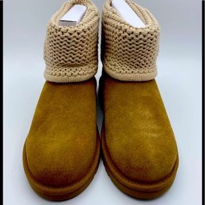 UGG Big Kids' Darrah Boots Chestnut Suede Knit Top w/Button Youth Size 4. New!